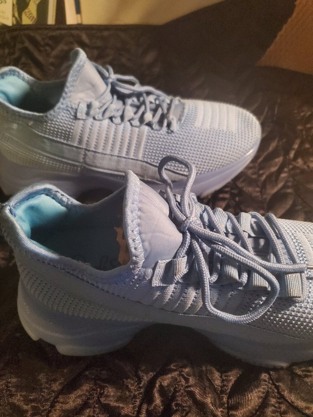 La Sheelah light blue athletic shoes - Women's Size 8